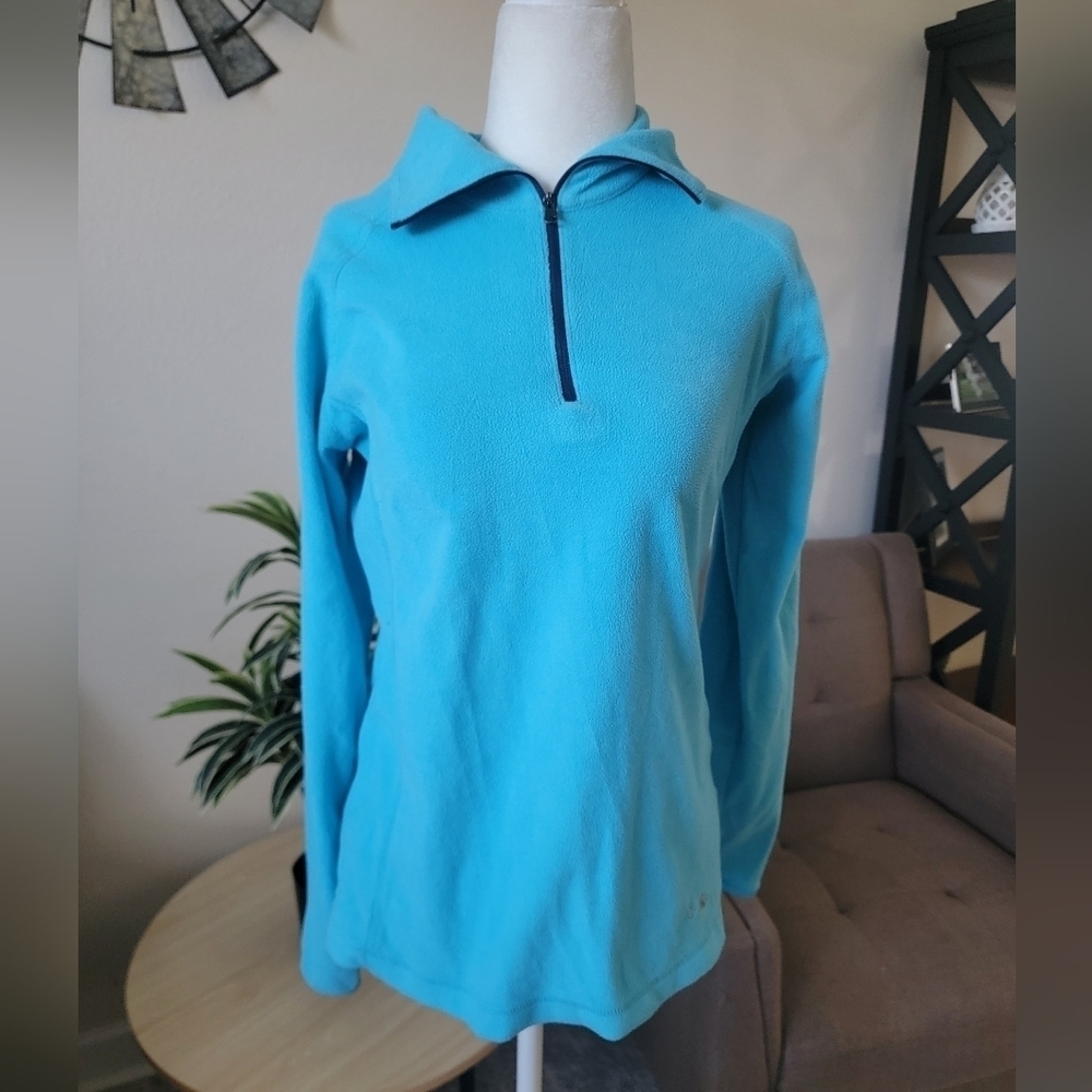 Vintage Columbia Blue Women's pullover South Carolina flay logo size Small.